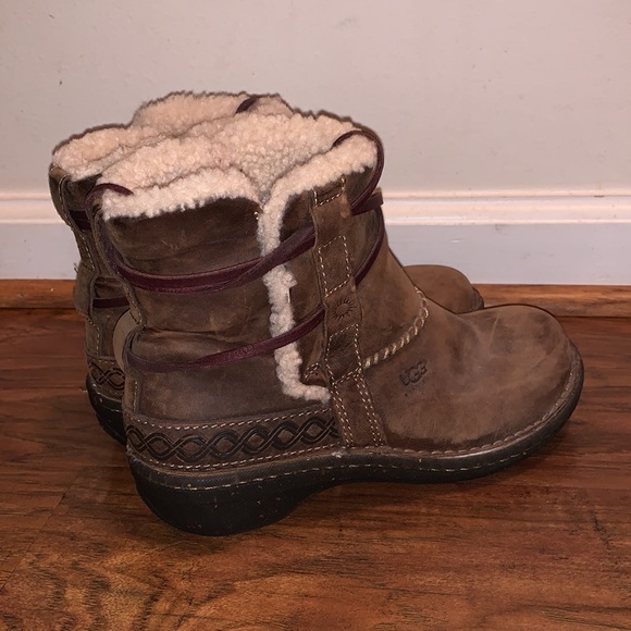 UGG Short Brown Boots - Picture 4 of 9